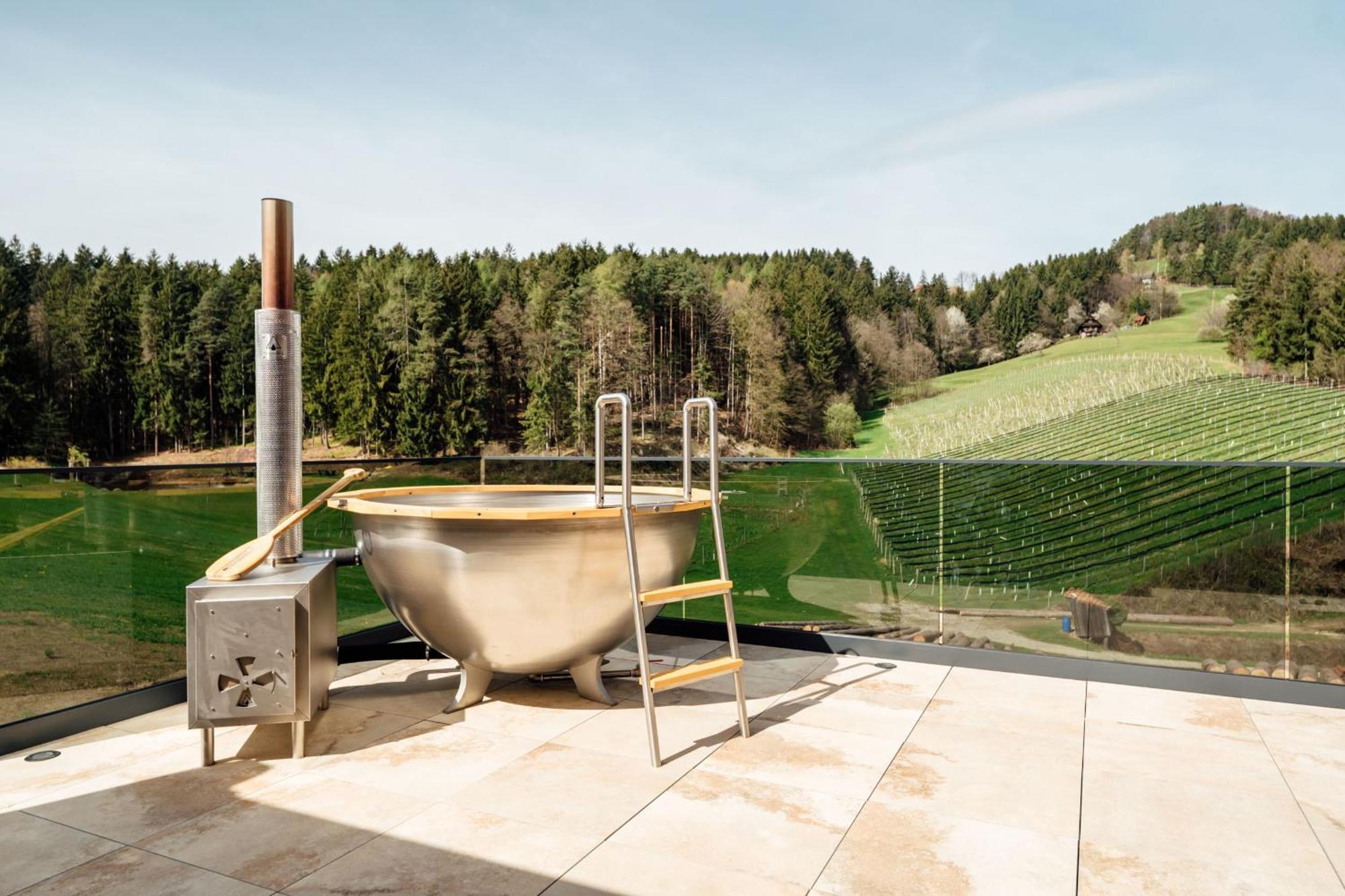 Chalet "Troadkostn" Mit Finnischer Panoramasauna & Edelstahl Hot Tub Eibiswald ภายนอก รูปภาพ